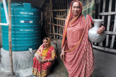 Familien haben mit Wassertanks einen weiteren Zugang zu Trinkwasser