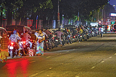 Benzin Warteschlange Bangladesch 2026 Iran Krieg